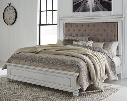 Kanwyn Panel Bed