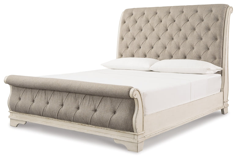 Realyn Sleigh Bed