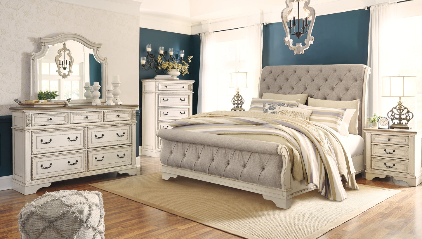 Realyn Sleigh Bed