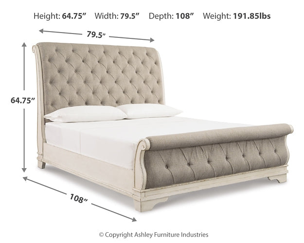 Realyn Sleigh Bed
