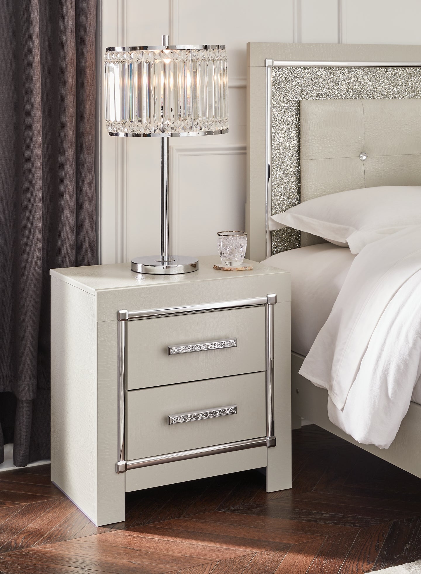 Zyniden King Upholstered Panel Headboard with Mirrored Dresser and Nightstand