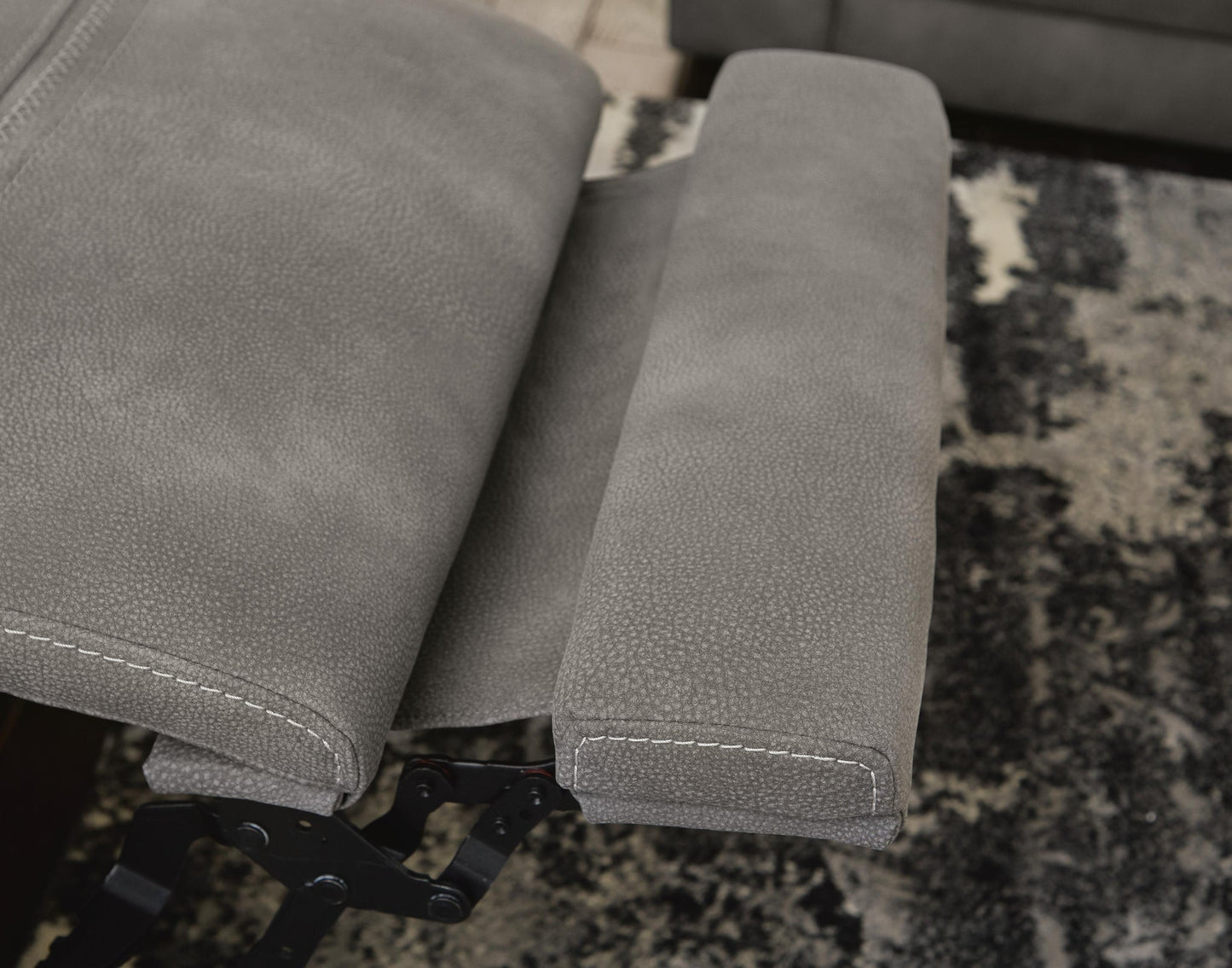 Next-Gen Durapella PWR Recliner/ADJ Headrest